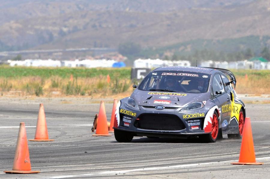  Ford Fiesta X Games 17 RallyCross 2011 года  (фото 12 из 30)